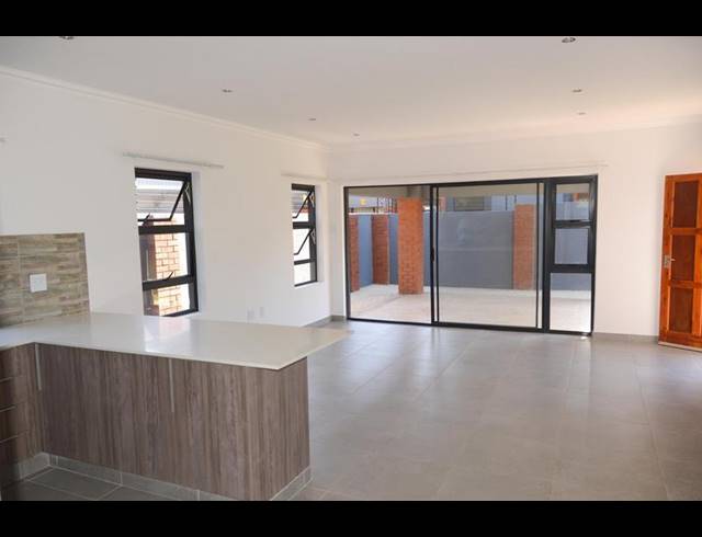 3 BEDROOM HOUSE FOR SALE IN GREEN HILLS